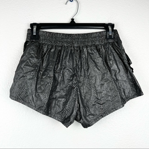 FP MOVEMENT Diamond Back Reflective Short in Black Combo Snakeskin Print, XS - Picture 5 of 9